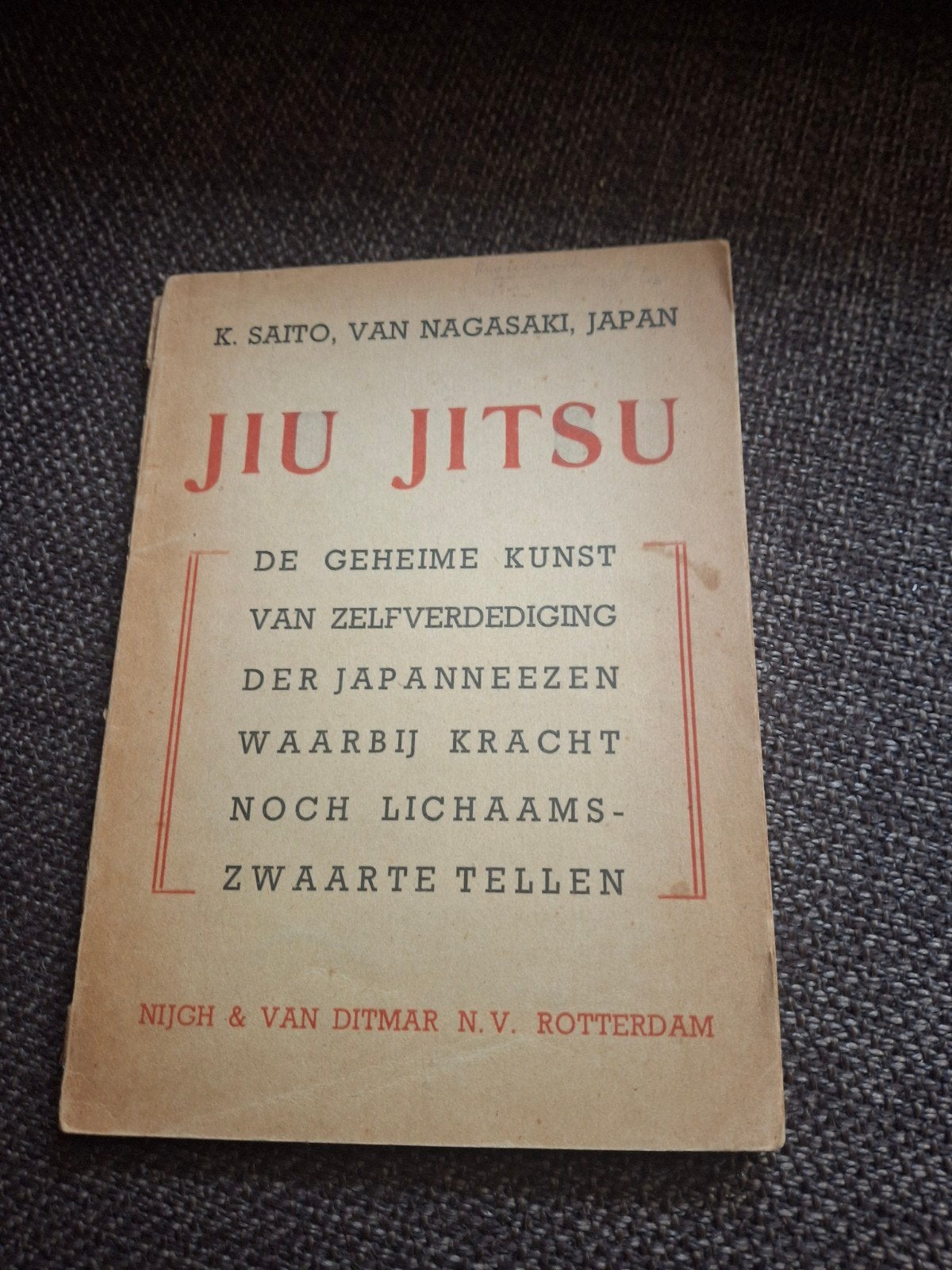 Jiu Jitsu boekje K. Saito 1946, Ophalen of Verzenden, Gelezen, Balsport