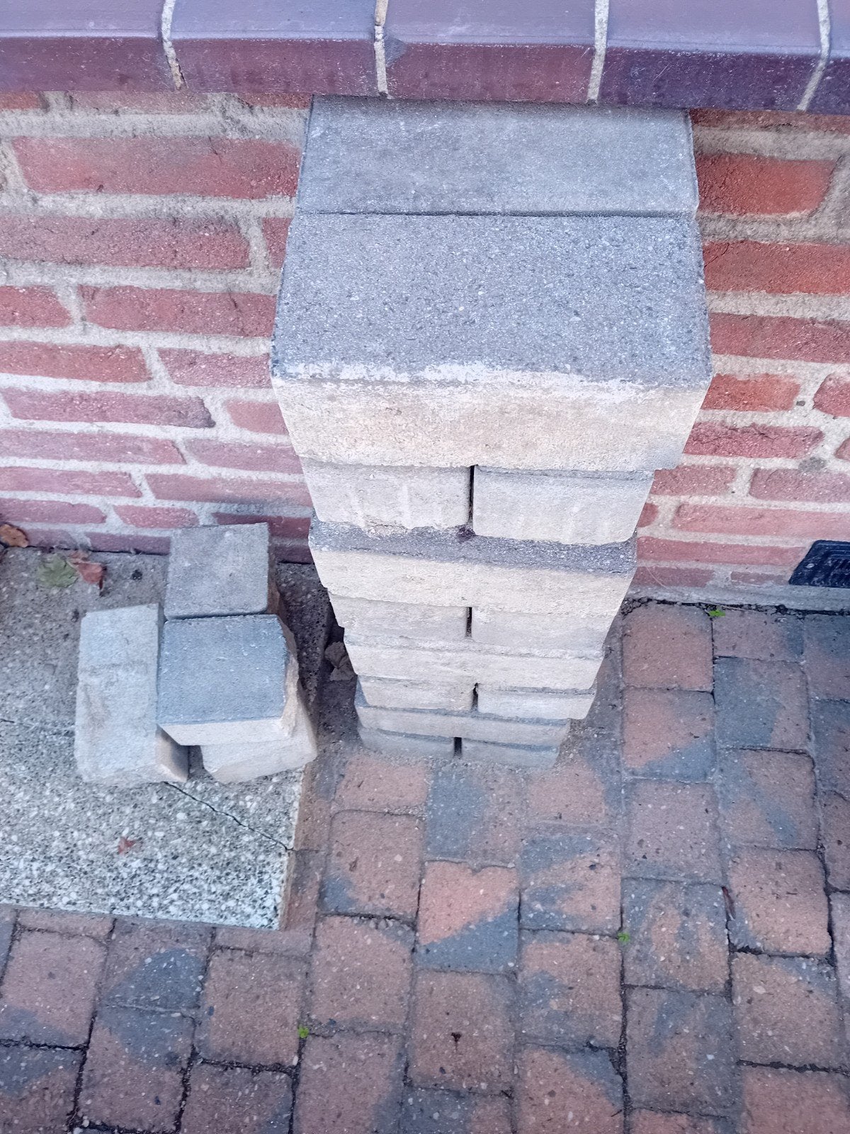 16 grijze klinkers - gratis, Ophalen, Klinkers, Zo goed als nieuw, Minder dan 5 m²