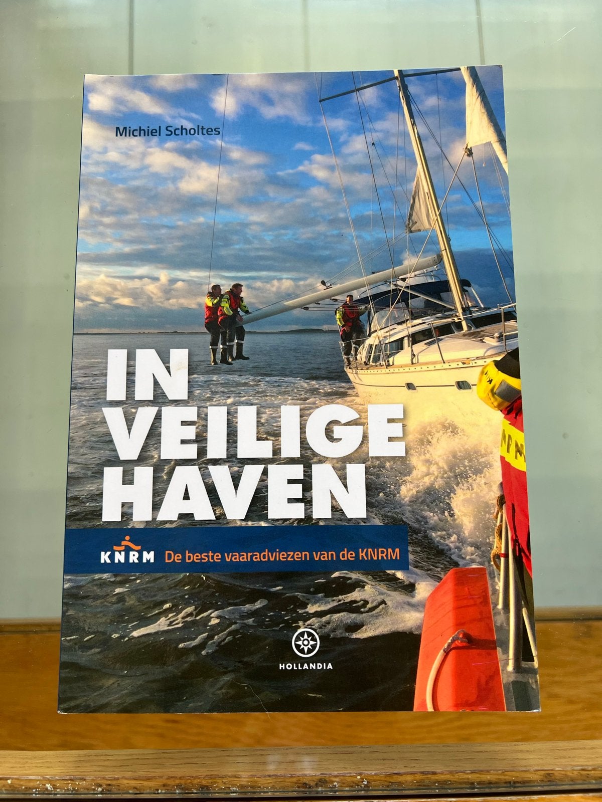 In Veilige Haven: KNRM vaaradviezen - Michiel Scholtes, Overige merken, Ophalen of Verzenden, Zo goed als nieuw, Reisgids of -boek