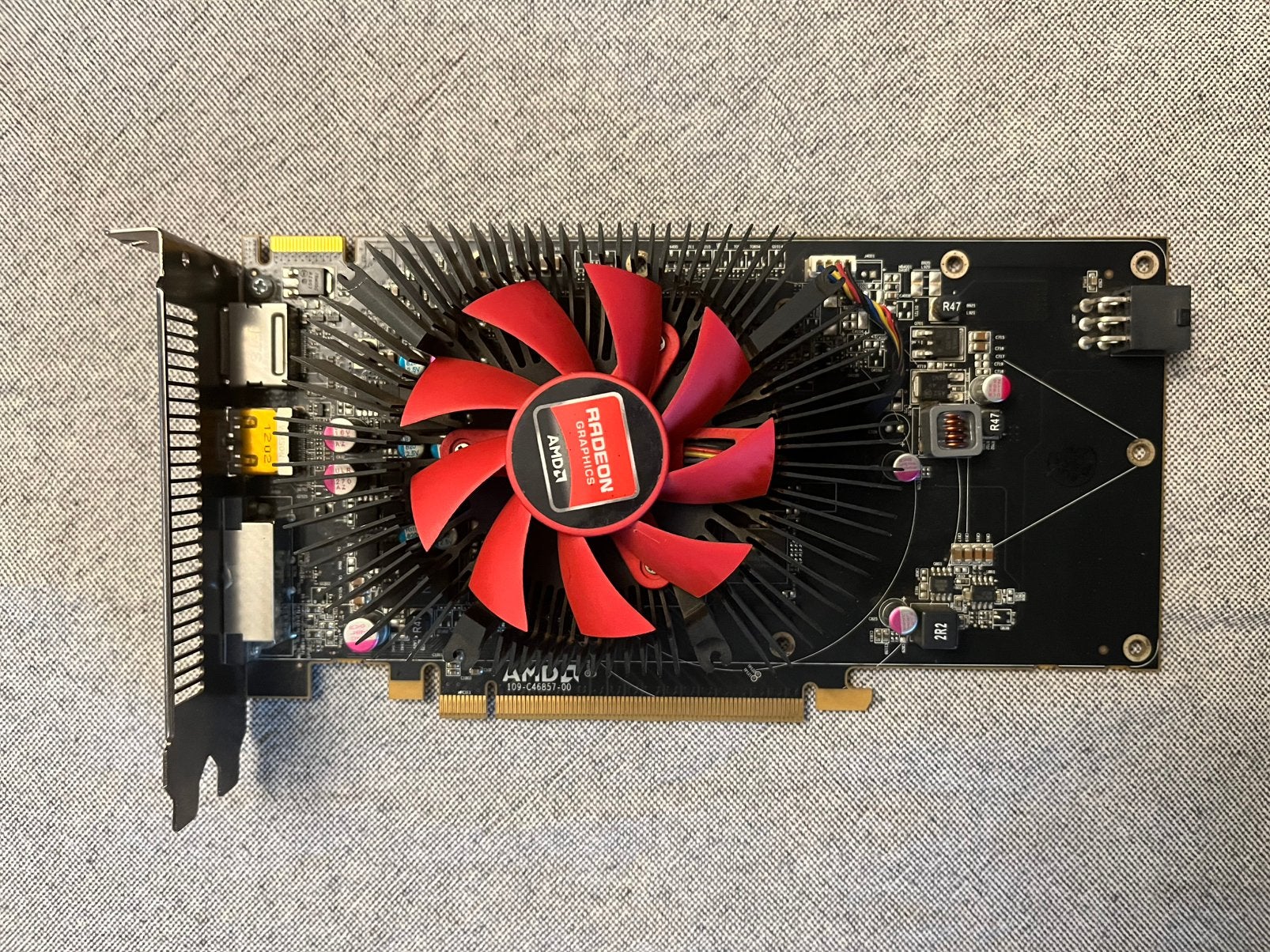 AMD Radeon HD 7770 2GB GDDR5 – Videokaart, Computers en Software, Videokaarten, PCI-Express 3, Gebruikt, AMD, HDMI