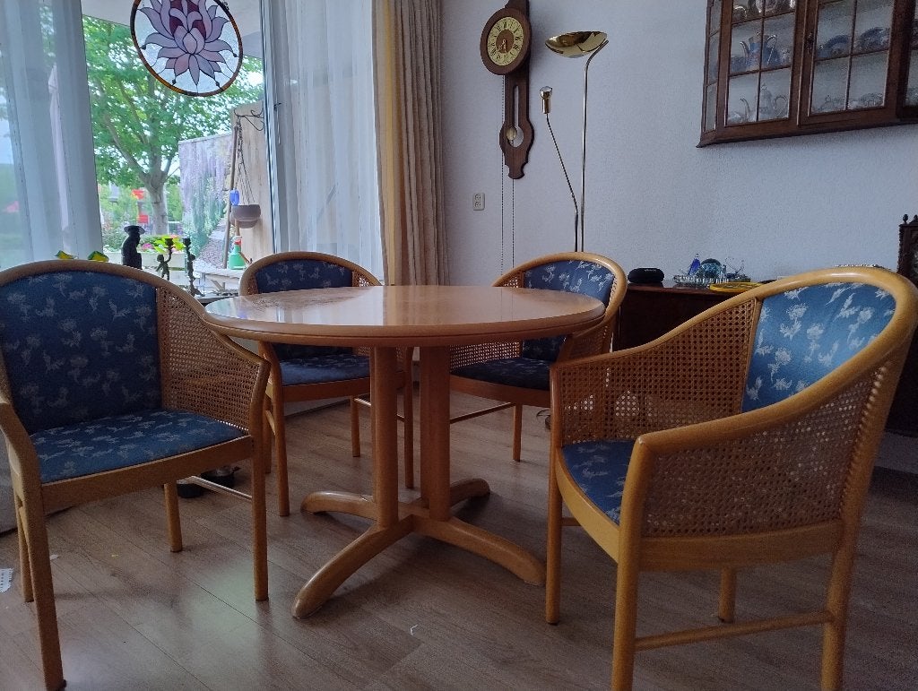 Blank houten ronde eethoek, Huis en Inrichting, Complete eetkamers, Ophalen, Zo goed als nieuw, Klassiek, landelijk, romantisch