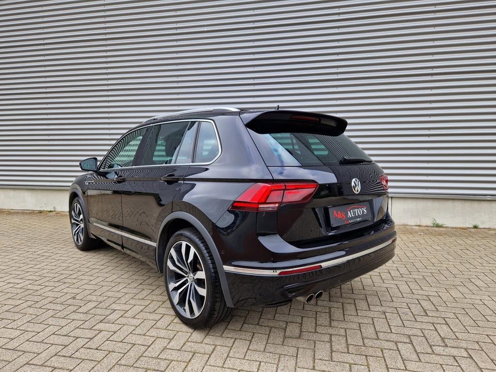 Volkswagen Tiguan 2.0 TSI 4Motion 3x R line Pano Acc 360came, Automaat, Gebruikt, Euro 6, Zwart