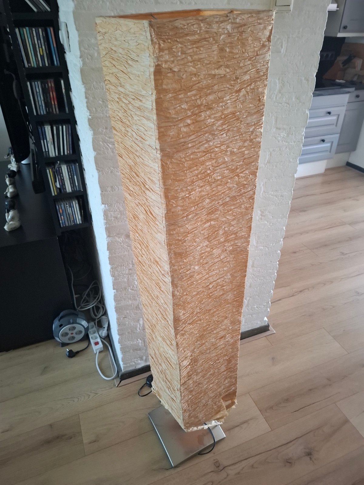 Gratis vloerlamp met papieren kap, Huis en Inrichting, Lampen | Vloerlampen, Ophalen, Gebruikt, Overige materialen, Modern