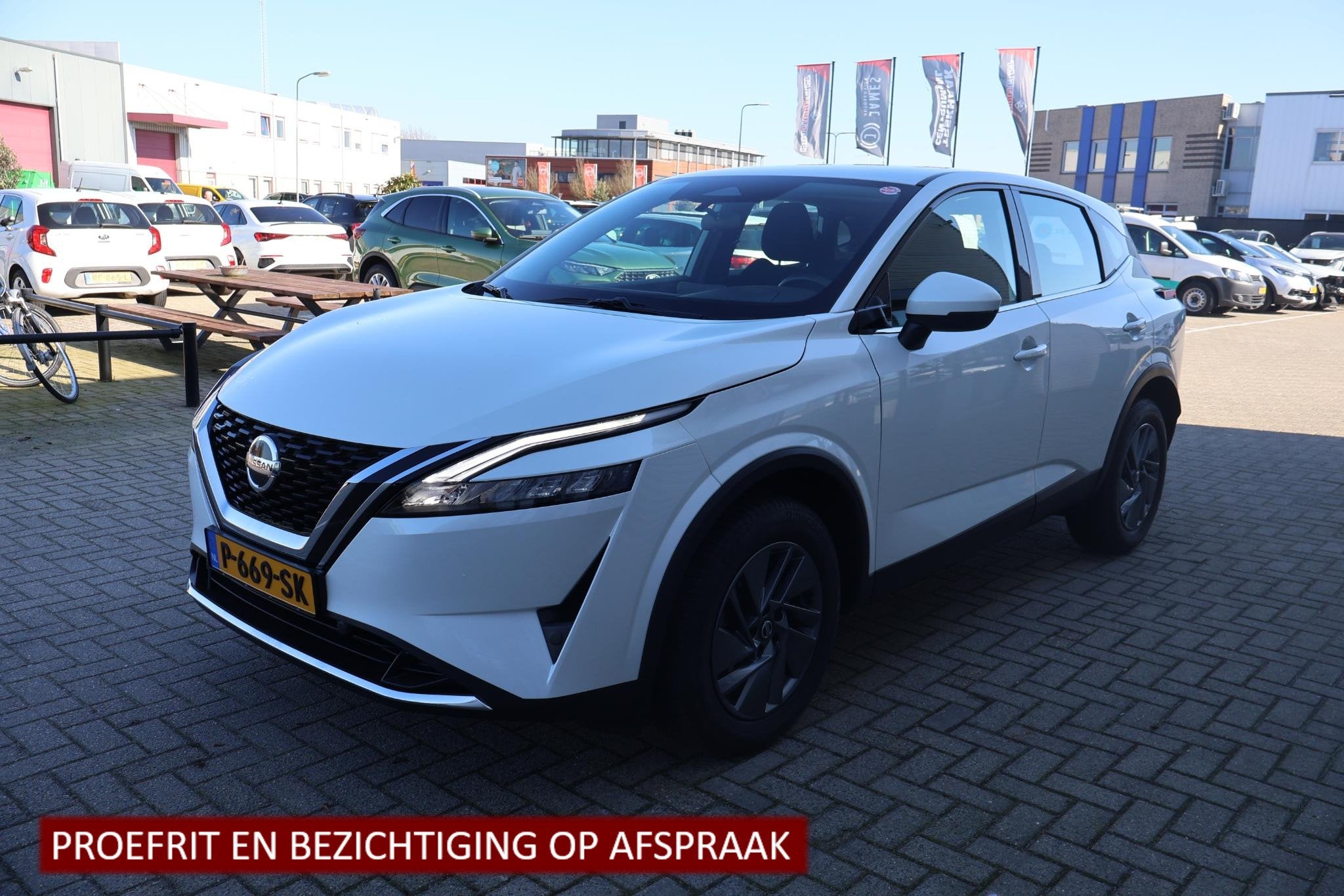 Nissan Qashqai 1.3 MHEV Xtronic Business Access + NAP / 1e E, Auto's, Stof, Euro 6, Wit, Origineel Nederlands