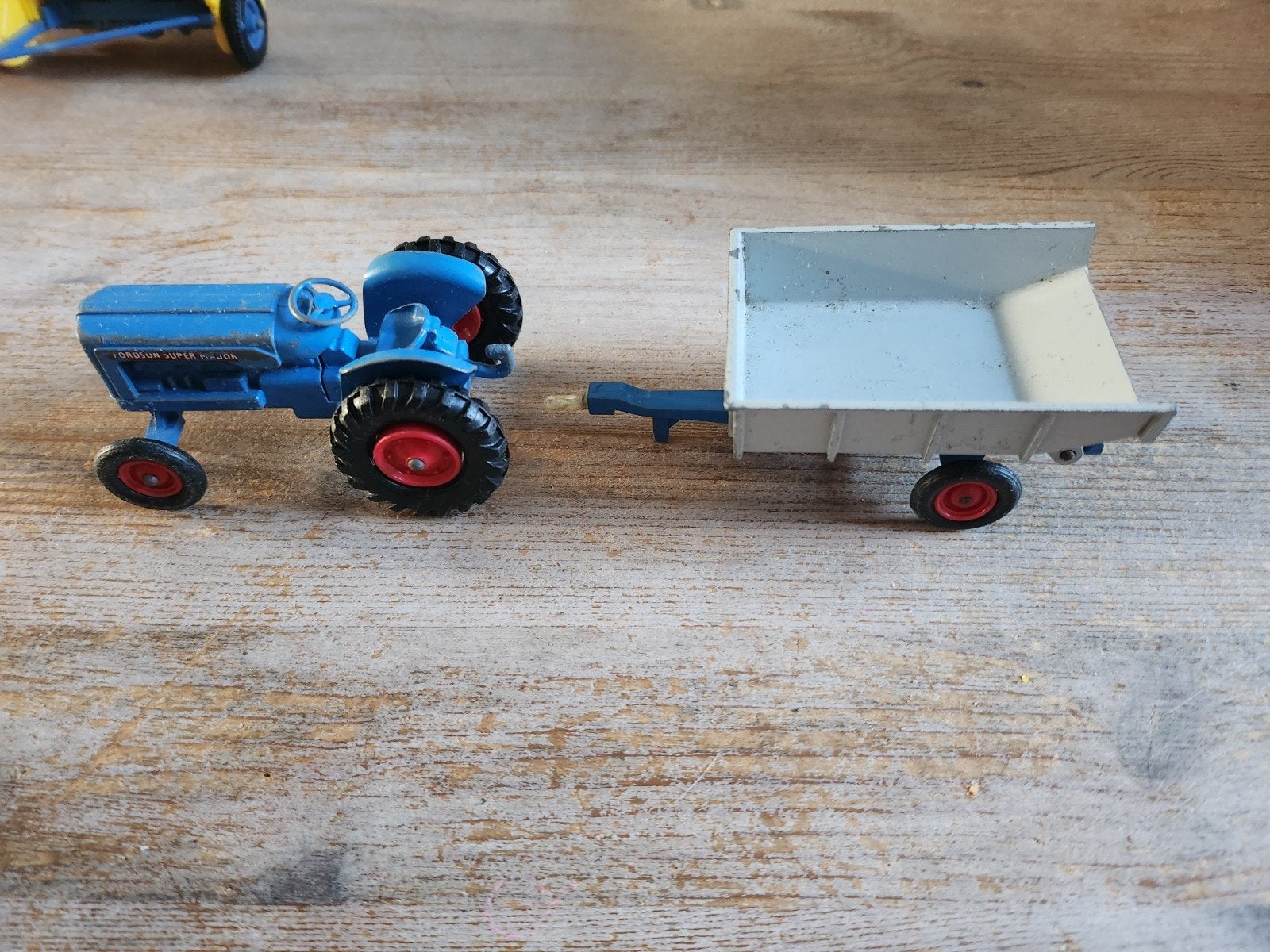 1963 Matchbox King Size K-11 Fordson tractor en aanhanger, Ophalen of Verzenden, Gebruikt, Hijskraan, Tractor of Landbouw, Matchbox