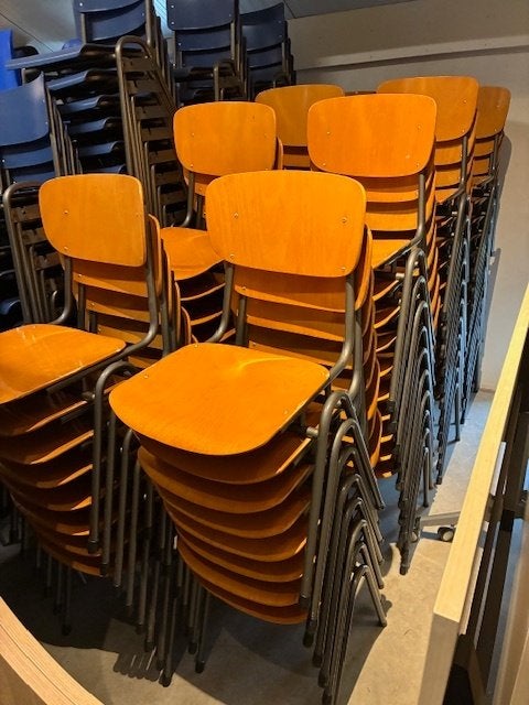 Stapel / kantine stoelen