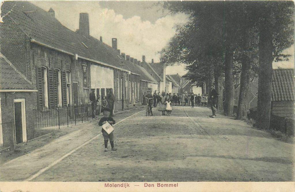 701-332-009 Den Bommel Molendijk, Verzamelen, Ansichtkaarten | Nederland, Zuid-Holland, Voor 1920, Verzenden