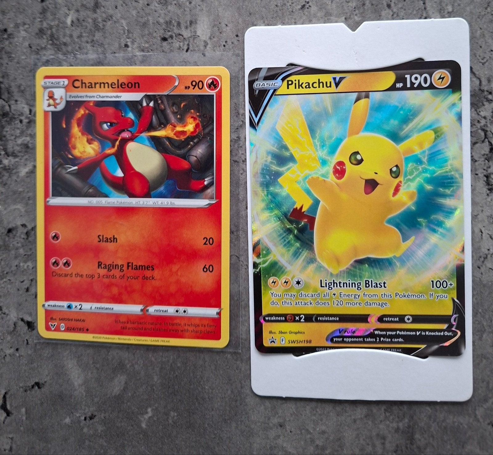 Pokémon Kaarten: Charmeleon en Pikachu V, Ophalen of Verzenden, Zo goed als nieuw, Meerdere kaarten