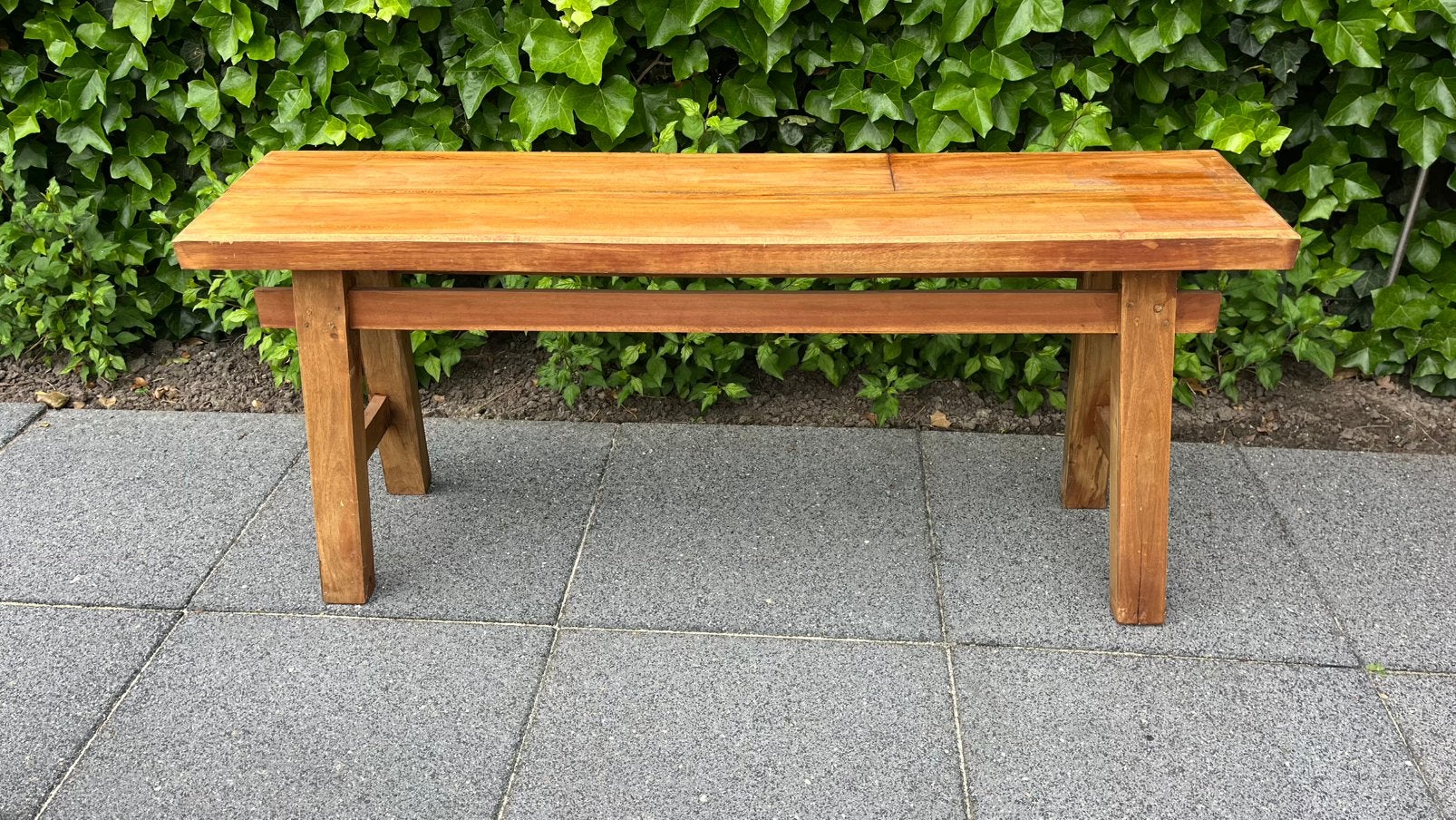 Houten bankje/ bijzettafel, Ophalen