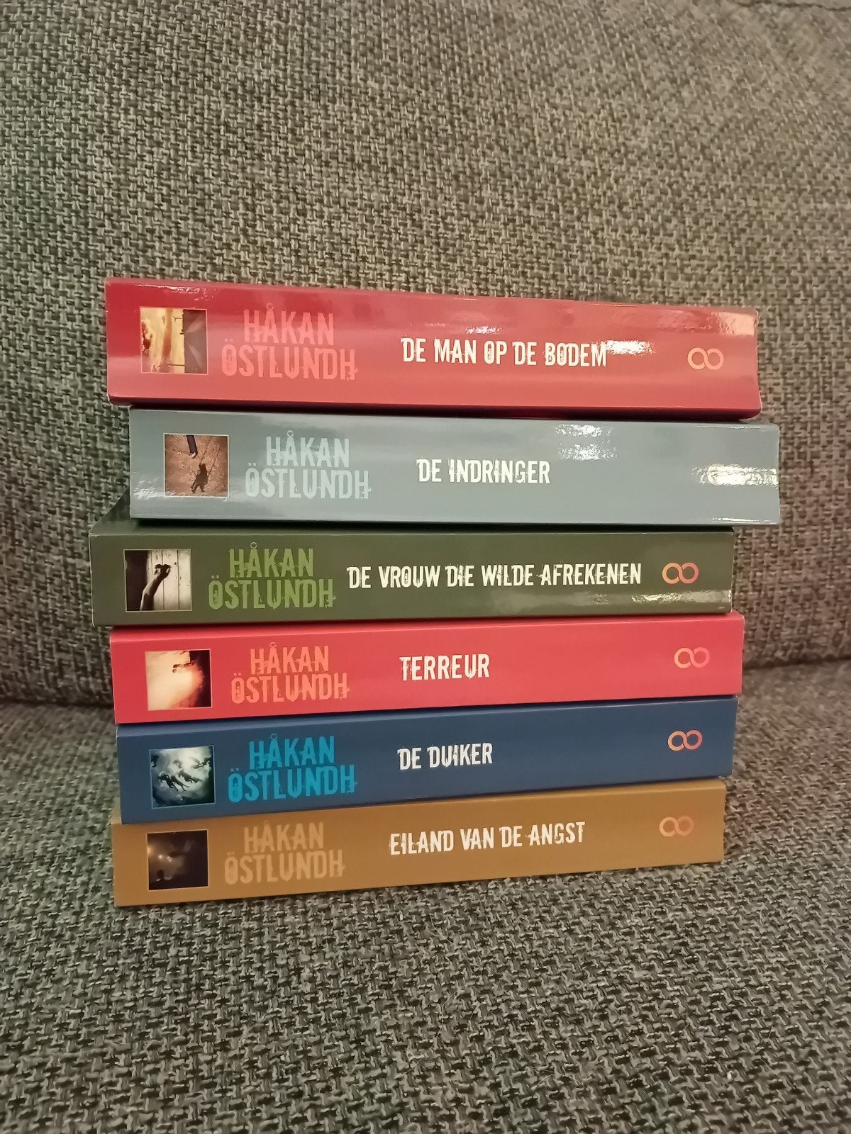 Boekenserie Hakan Ostlundh, Ophalen, Scandinavië, Zo goed als nieuw, Hakan Ostlundh