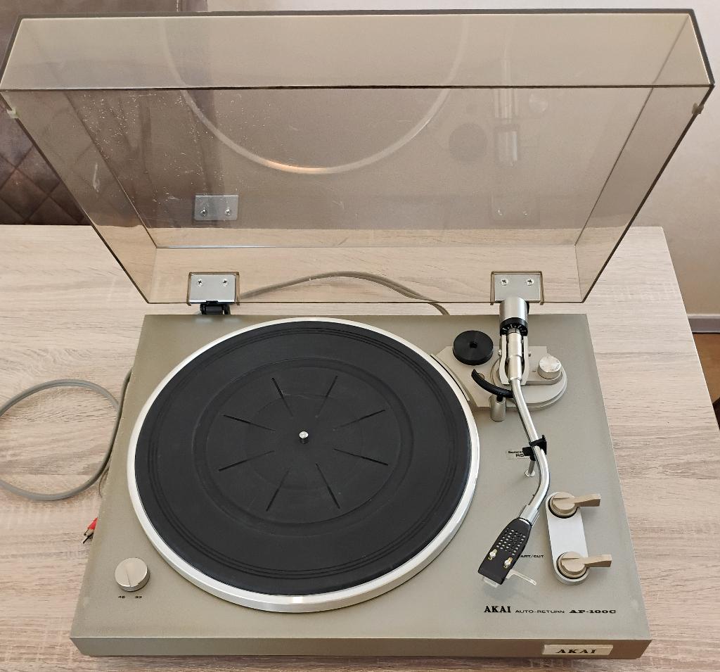 akai AP-100C platenspeler met goede naald,speelt goed., Audio, Tv en Foto, Platenspelers, Ophalen, Gebruikt, Akai