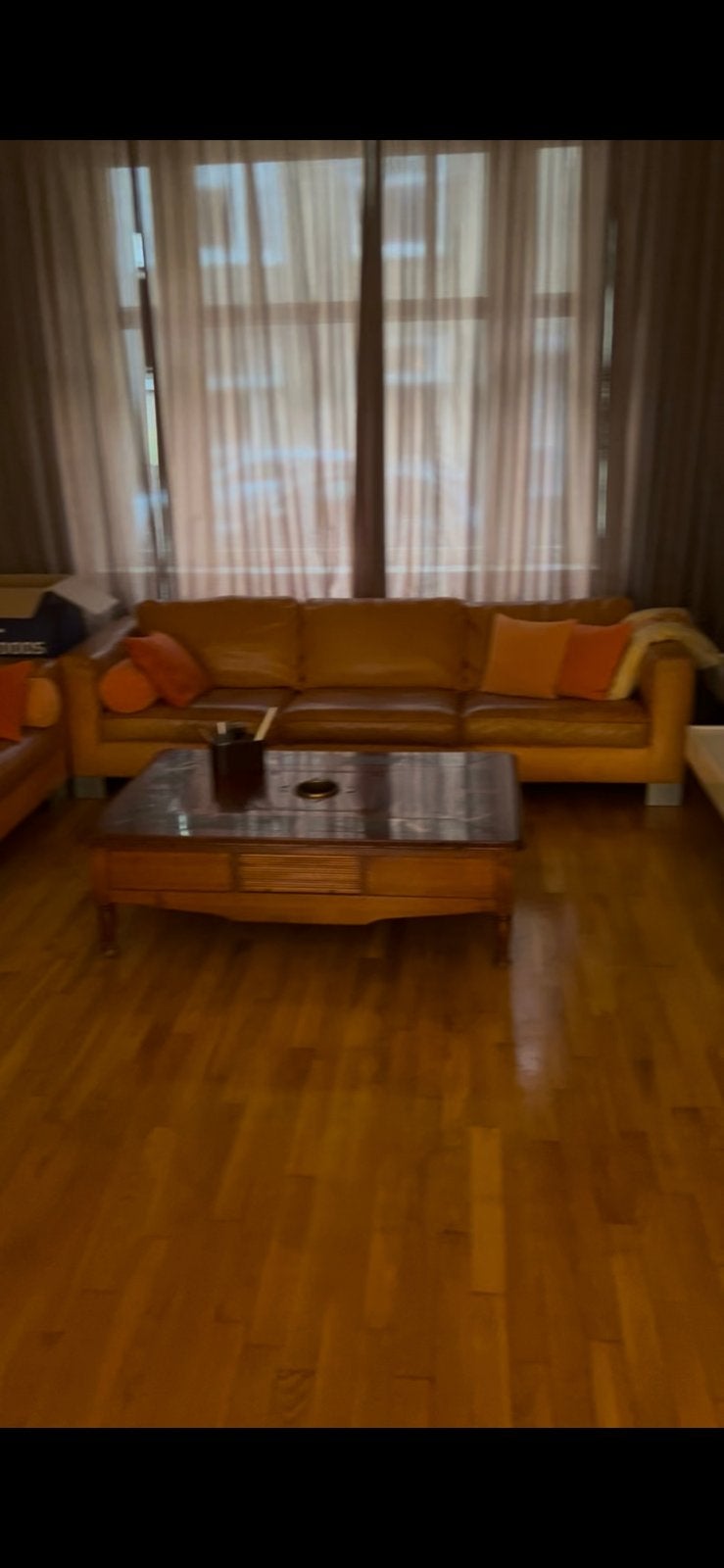 2 Leather couches FREE, Ophalen, Gebruikt