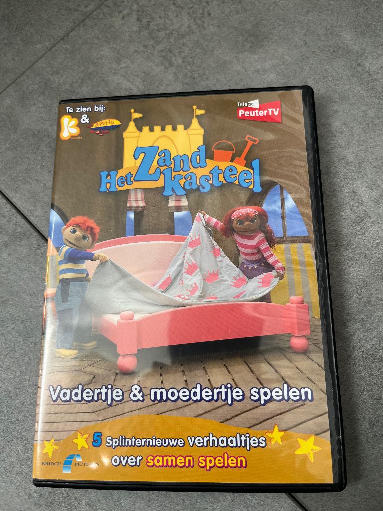Het Zandkasteel vadertje en moedertje spelen dvd, Alle leeftijden, Ophalen of Verzenden, Gebruikt