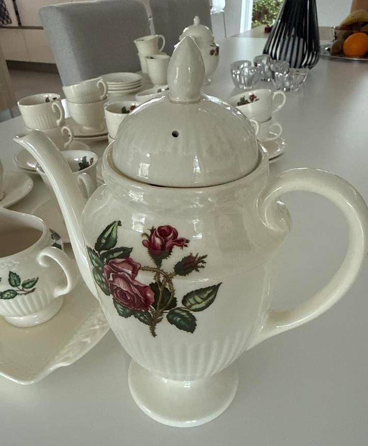 Wedgwood Moss Rose Koffie- en Theeservies (26 items), Ophalen, Gebruikt, Wedgwood, Porselein