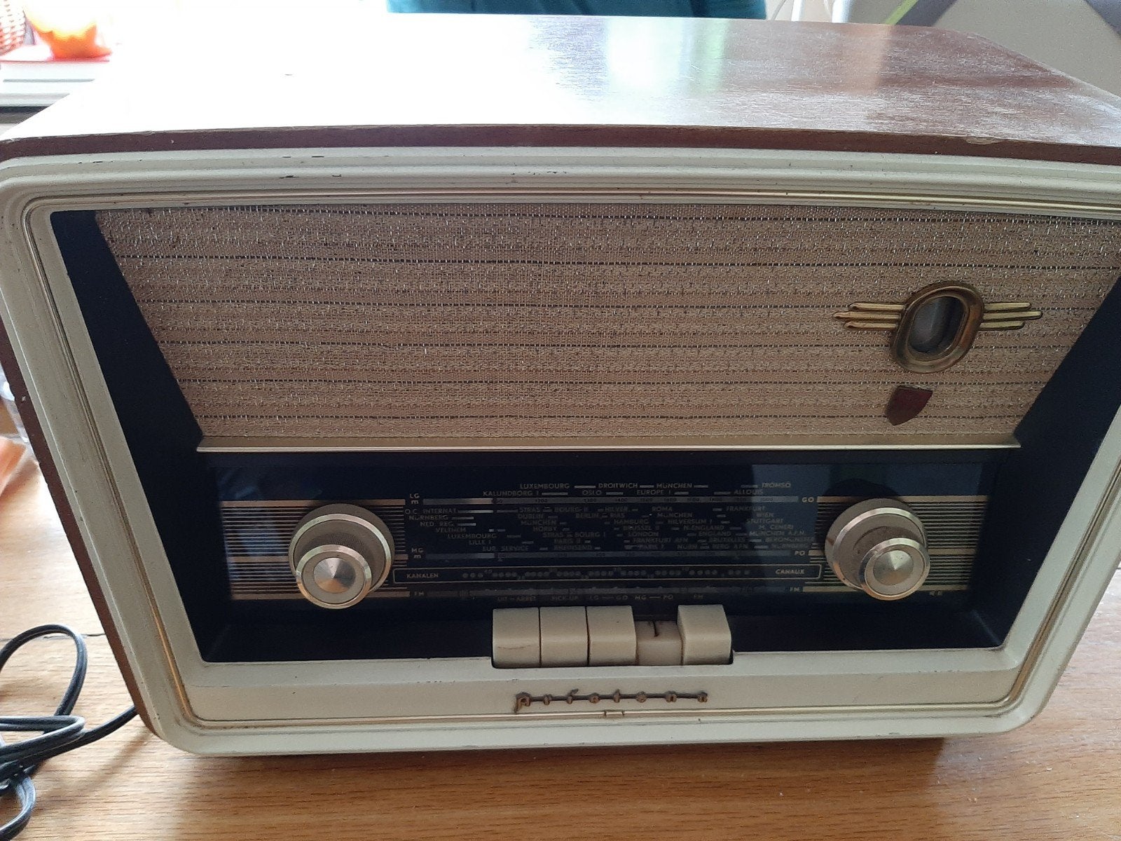 Aristona Radio type SA3010A, Ophalen
