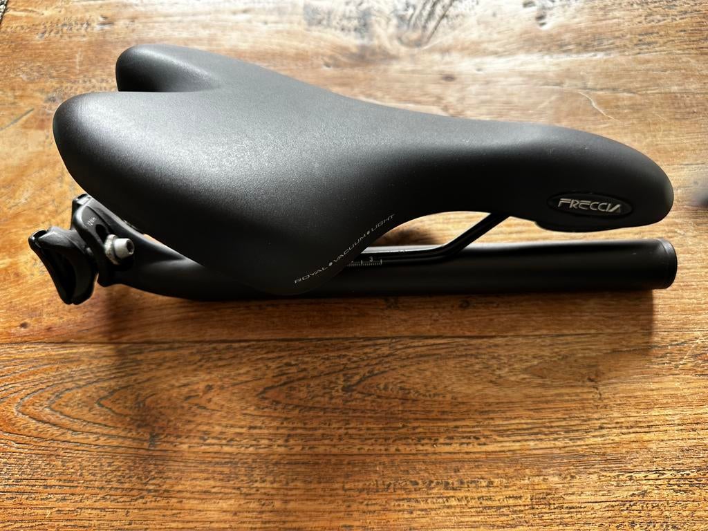 Trekking zadel Selle Royal Freccia met zadelpen., Fietsen en Brommers, Ophalen of Verzenden, Zo goed als nieuw, Zadel