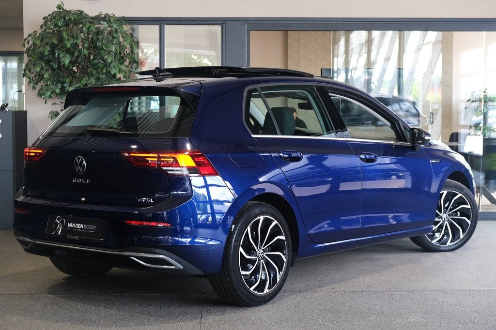 Volkswagen Golf 8 1.5 eTSI Style 150PK Pano Led Navi Cam ACC, 4 cilinders, 150 pk, Blauw, Origineel Nederlands
