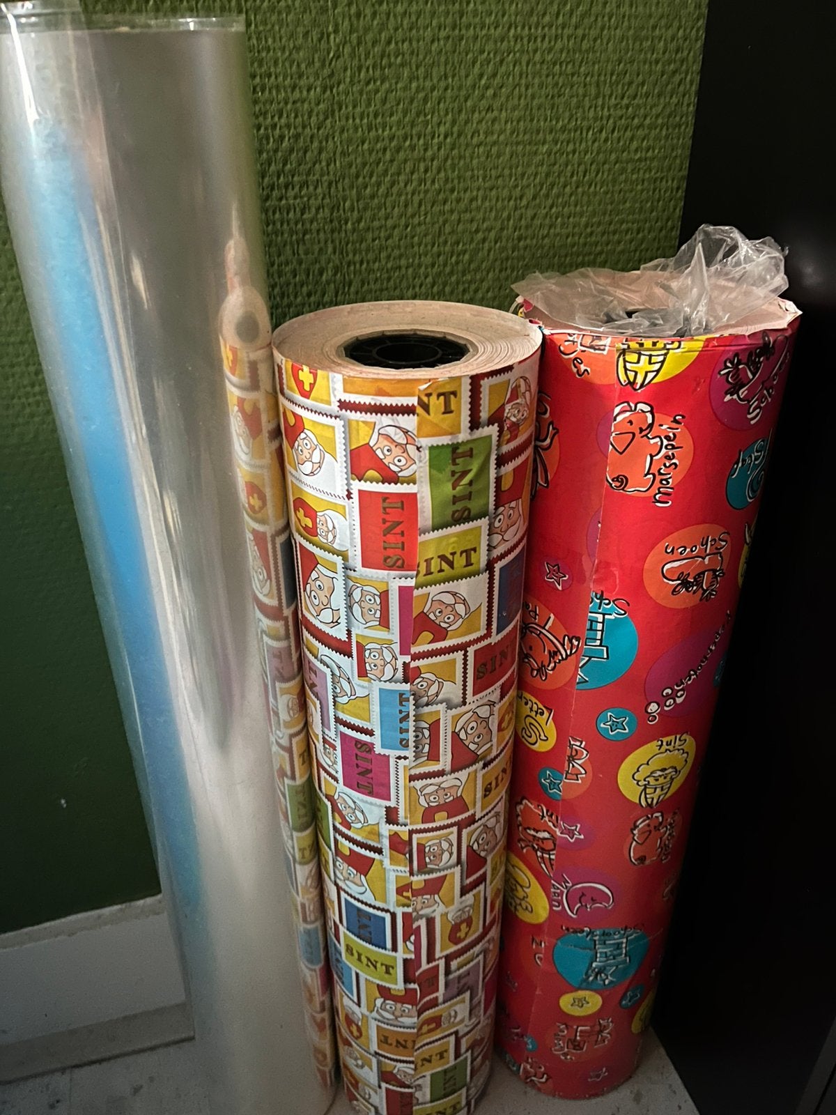 3 grote rollen aangebroken inpakpapier, Diversen, Cadeaupapier, Ophalen, Zo goed als nieuw