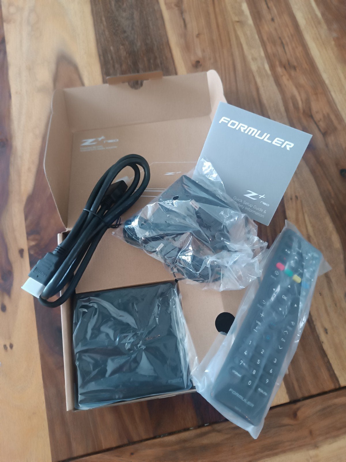 Formuler Z+ Neo Android TV Kastje, Computers en Software, Ophalen of Verzenden, Zo goed als nieuw
