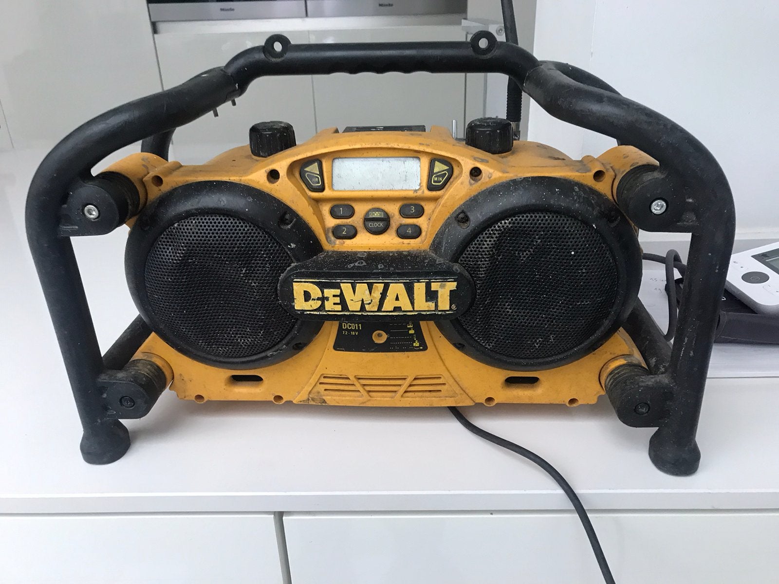 DeWalt bouwradio gaat niet aan, Ophalen, Gebruikt, Bouwradio