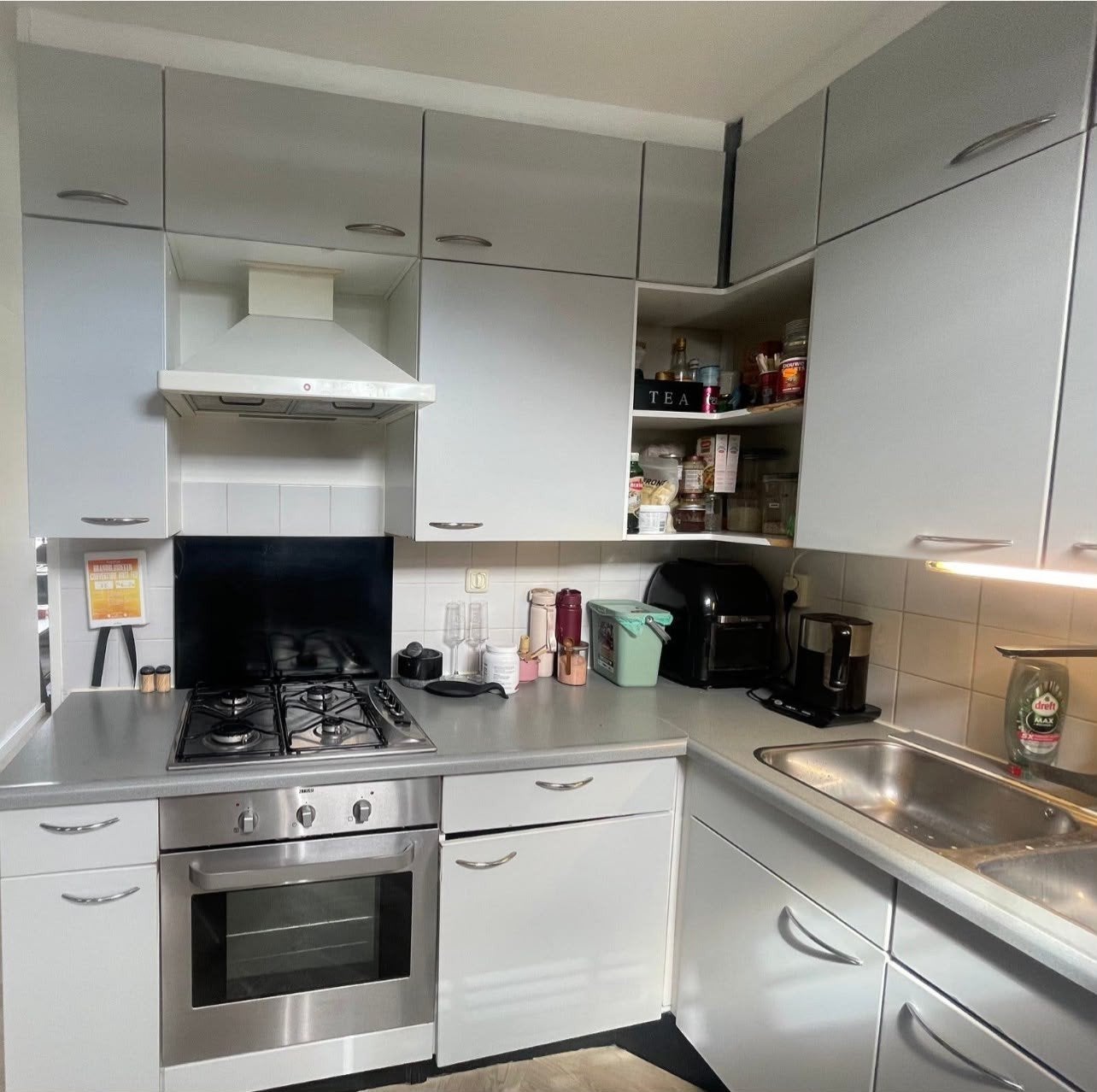 keuken in goede staat!, Huis en Inrichting, Keuken | Complete keukens, Ophalen, Gebruikt, Hoekkeuken, Kunststof