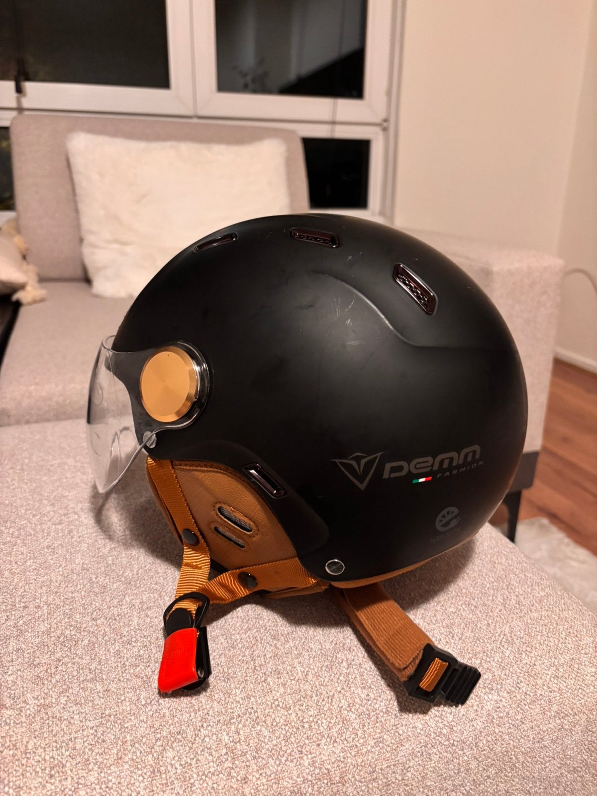 Foto 4 van DEMM Speed Pedelec Helmet XL NTA 8776 + Visor & Bag