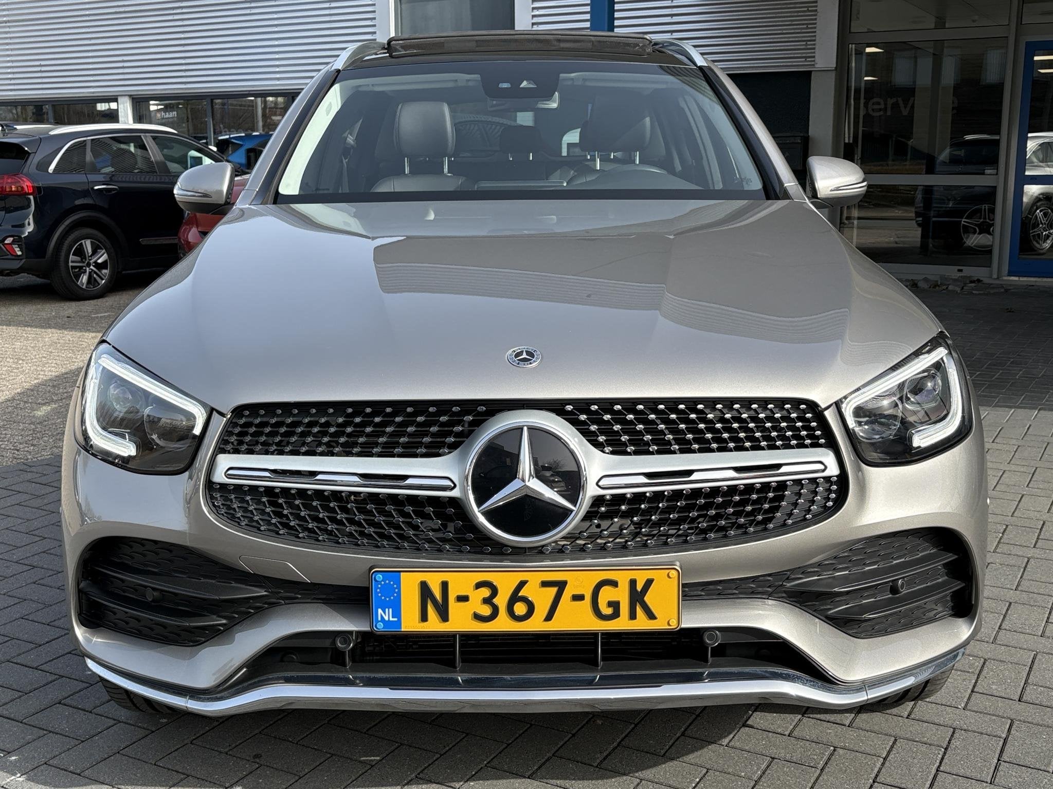 Mercedes-Benz GLC-klasse 300e 4MATIC Premium Plus | Panorama, Auto's, Automaat, 14 kWh, Gebruikt, 4 cilinders