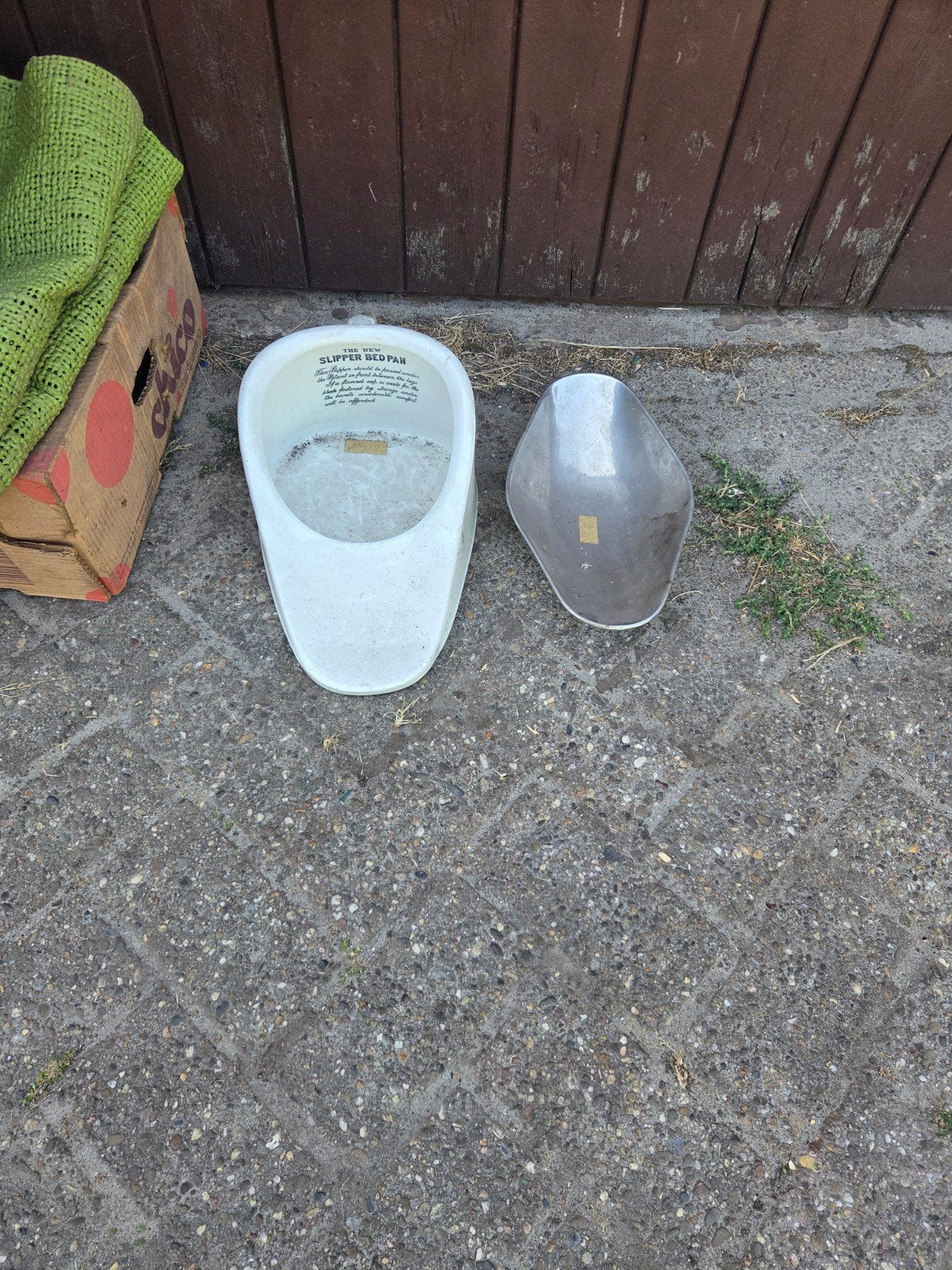 antieke bed pan, Ophalen