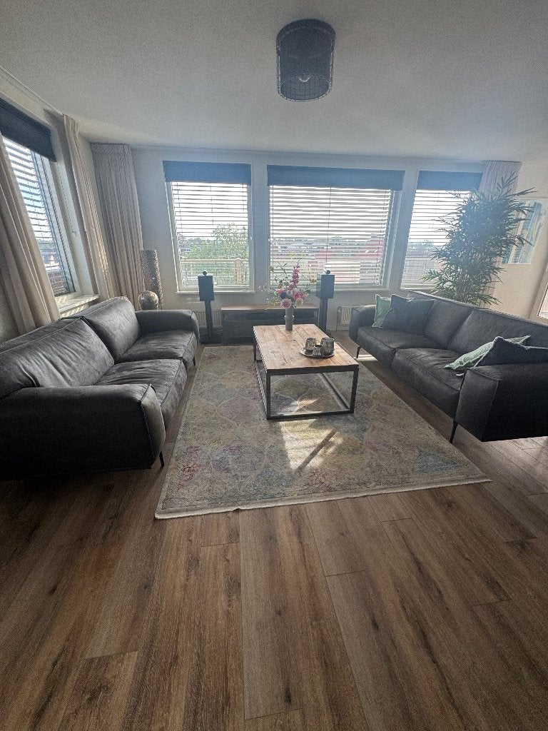 Mooi nostalgisch vloerkleed met vintage uitstraling, Ophalen, 150 tot 200 cm, 200 cm of meer, Zo goed als nieuw