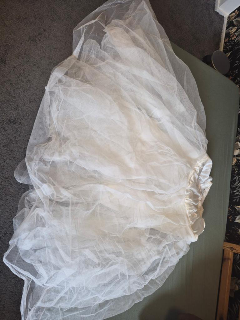 Witte tule onderrok voor bruidsjurk, Ophalen of Verzenden, Zo goed als nieuw, Wit, Accessoires