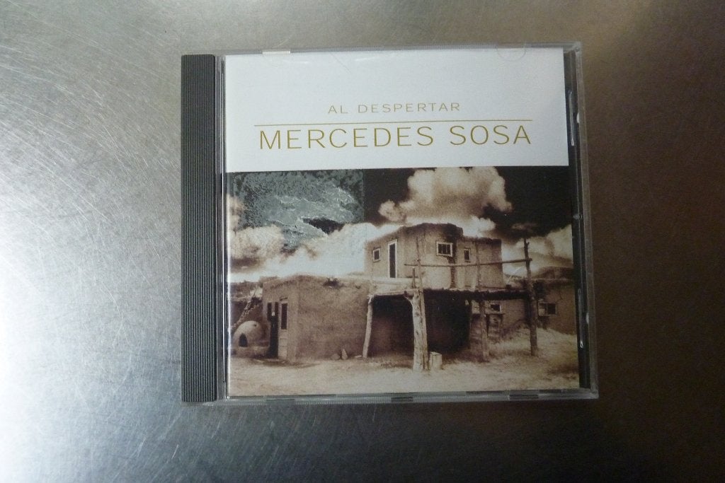 Mercedes Sosa - Al Despertar, Ophalen of Verzenden, Zo goed als nieuw, Album