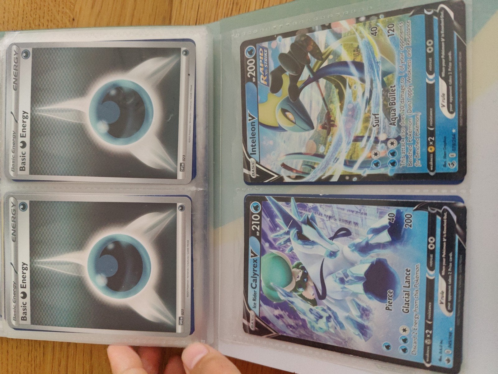 80 Pokémon kaarten, inclusief 4 zeldzame V-kaarten, Ophalen of Verzenden, Gebruikt, Meerdere kaarten