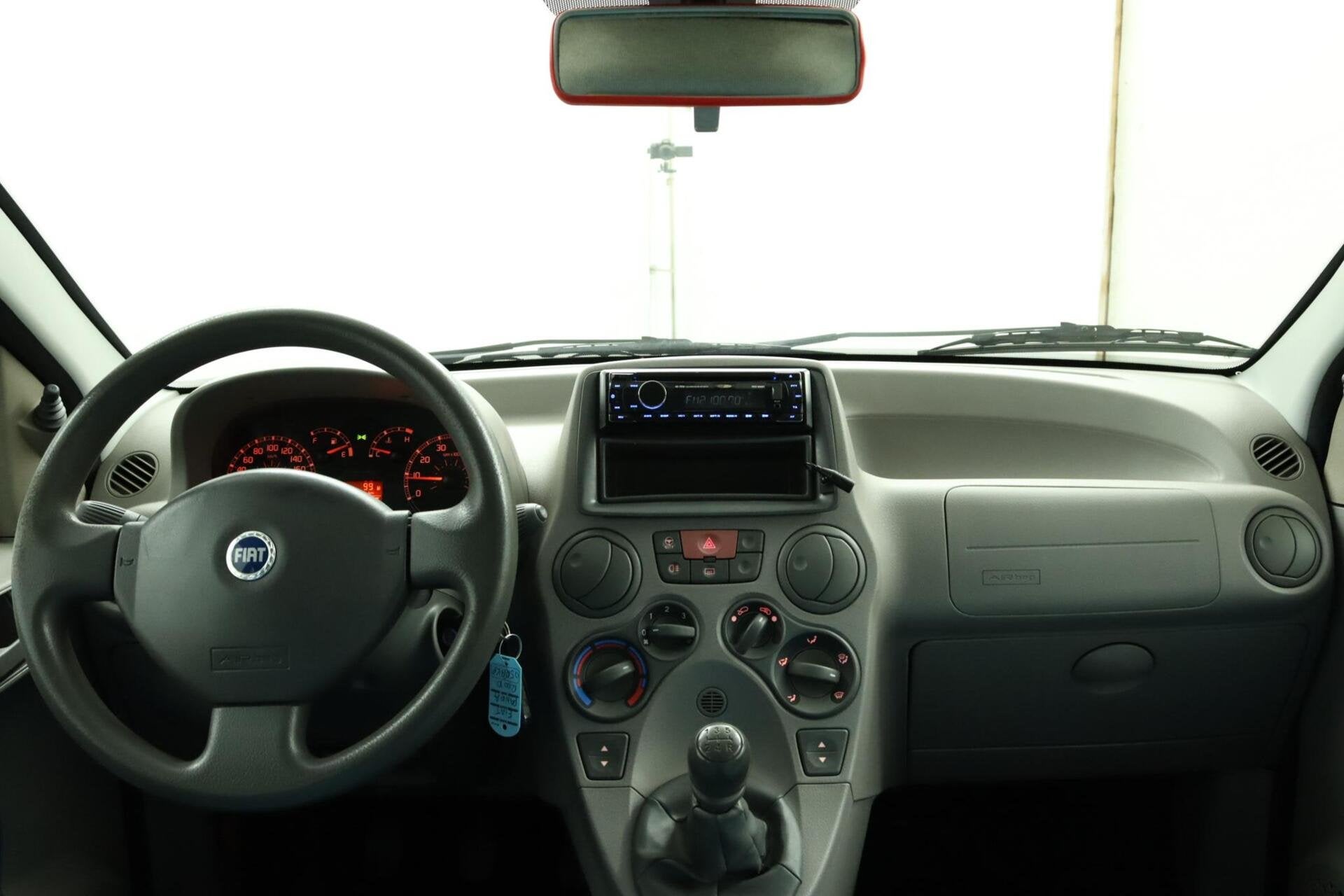 Fiat Panda 1.2 Dynamic PANORAMADAK + NIEUWE APK, Voorwielaandrijving, Elektrische ramen, Stof, Gebruikt