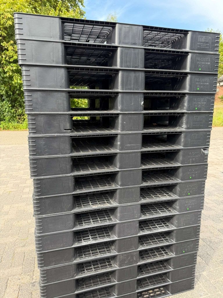 Kunststof pallet | 6 onderlatten | meerdere op voorraad, Niet ingevuld, 100 cm of meer, 60 cm of meer, Overige typen
