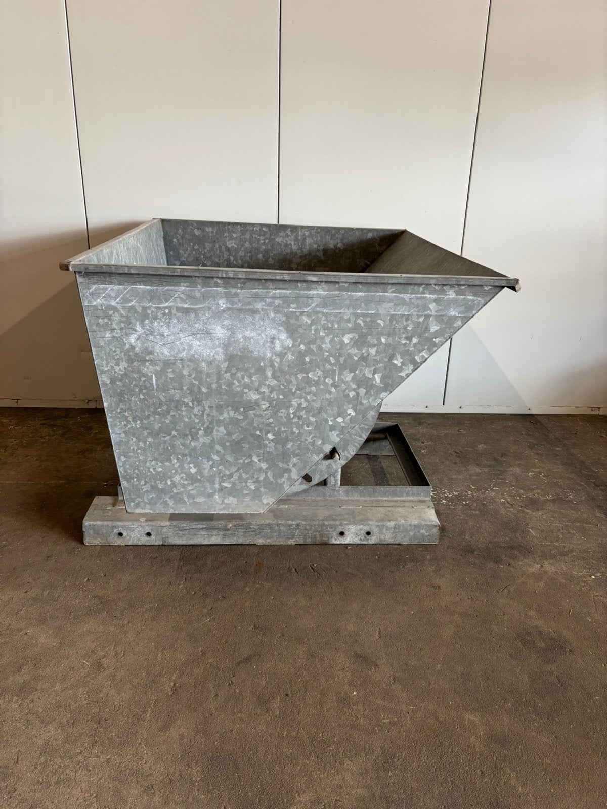 Gegalvaniseerde kiepbak / kantelbak +/-1000L / heftruckbak, Ophalen, Gebruikt, ., .