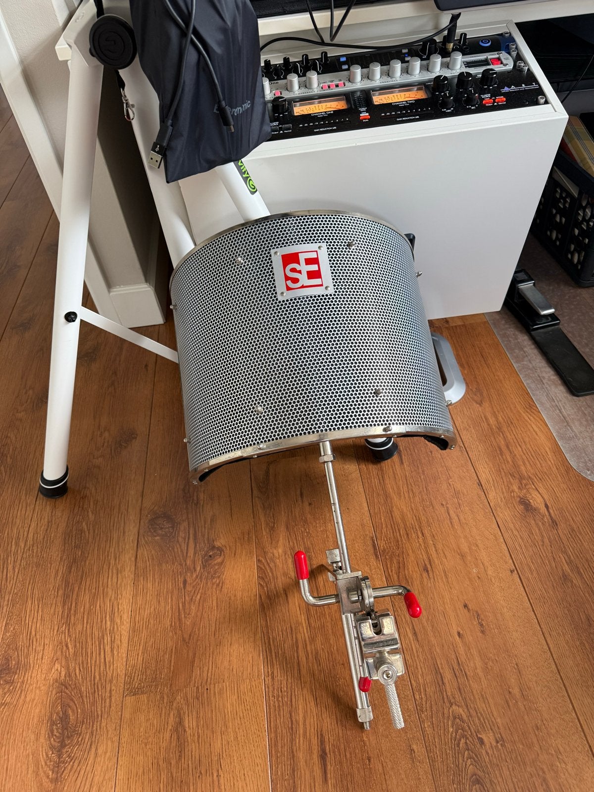 SE Electronics Reflexion Filter Pro (RF-Pro) en statief, Muziek en Instrumenten, Standaards, Ophalen of Verzenden, Gebruikt, Instrumentstandaard