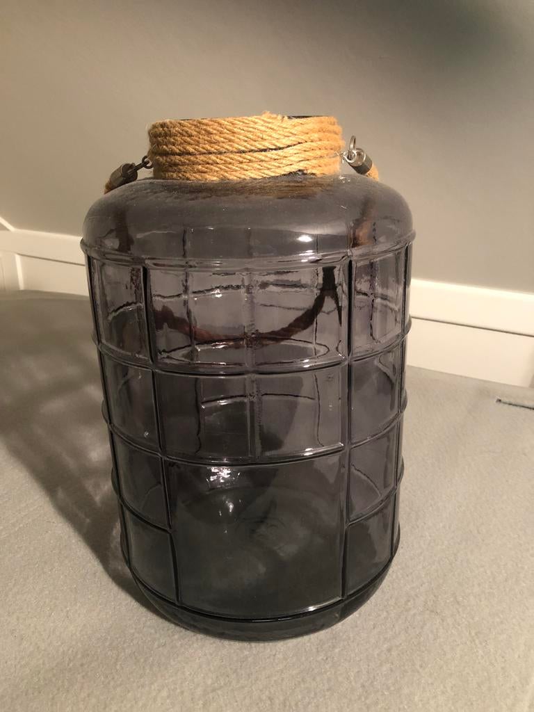 2 grote glazen vazen/windlichten met touw handvat - Grijs, Ophalen, Overige materialen, Overige kleuren, 50 tot 75 cm
