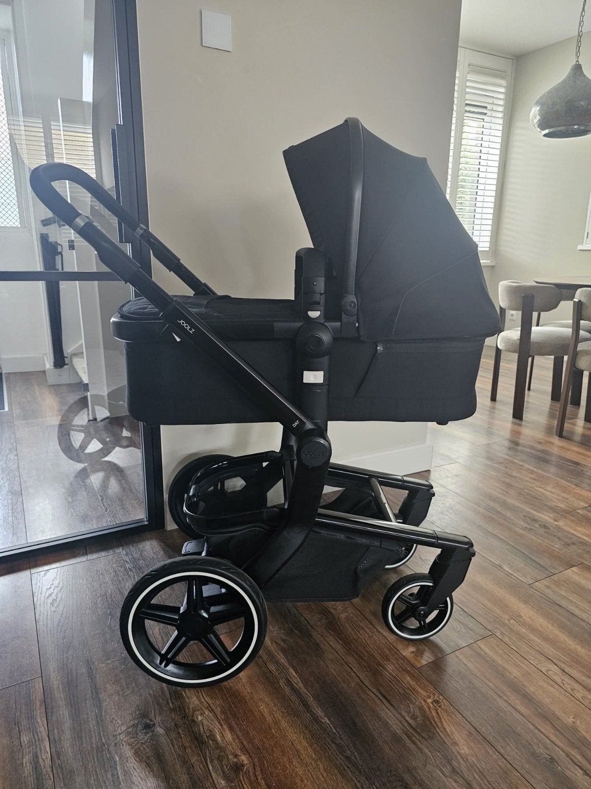 Joolz Day+ Plus Brilliant Black combiwagen met accessoires, Kinderen en Baby's, Kinderwagens en Combinaties, Overige merken, Met autostoeltje