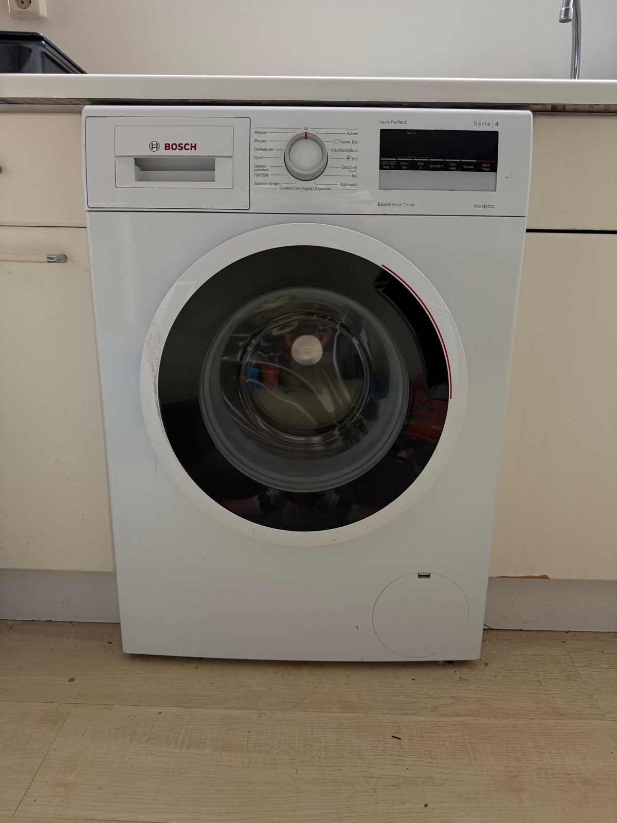 GRATIS AF TE HALEN: Bosch Serie 4 VarioPerfect Wasmachine, Witgoed en Apparatuur, Wasmachines, Zo goed als nieuw, Voorlader, 6 tot 8 kg