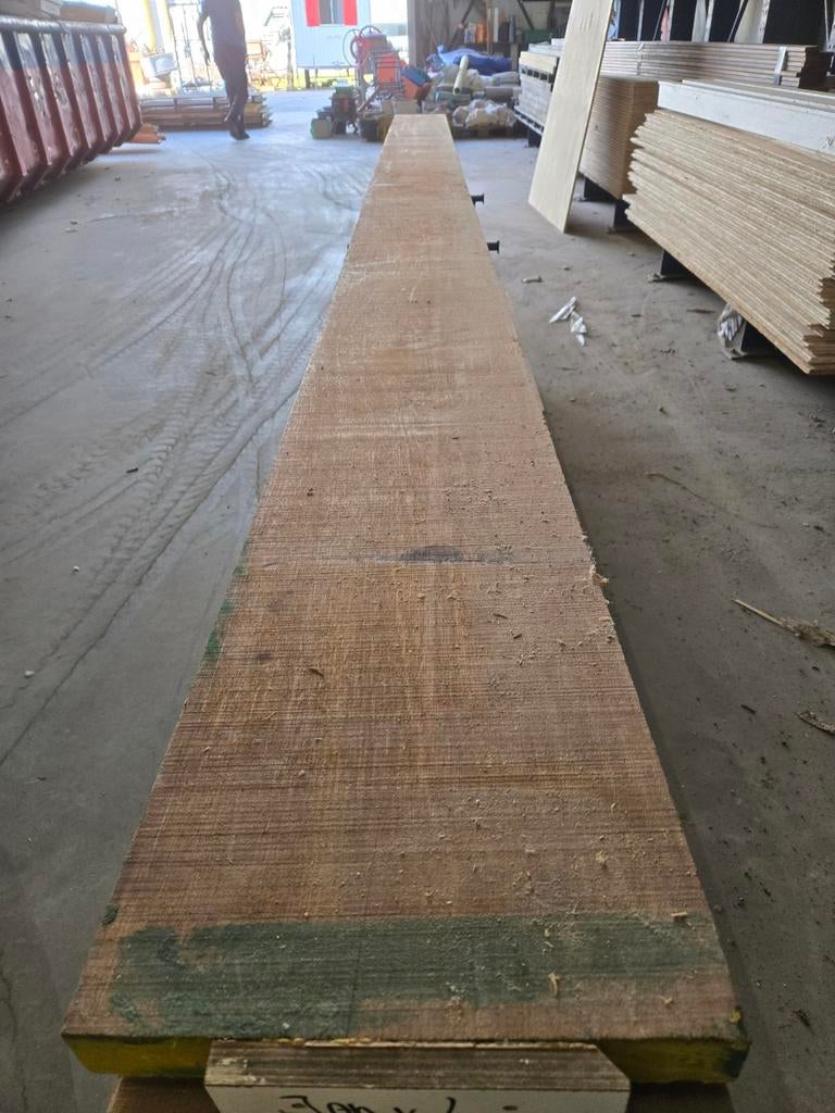 Meranti traphout (plank 48x300 mm) 520cm.lang, Ophalen, Planken, Nieuw, Hardhout