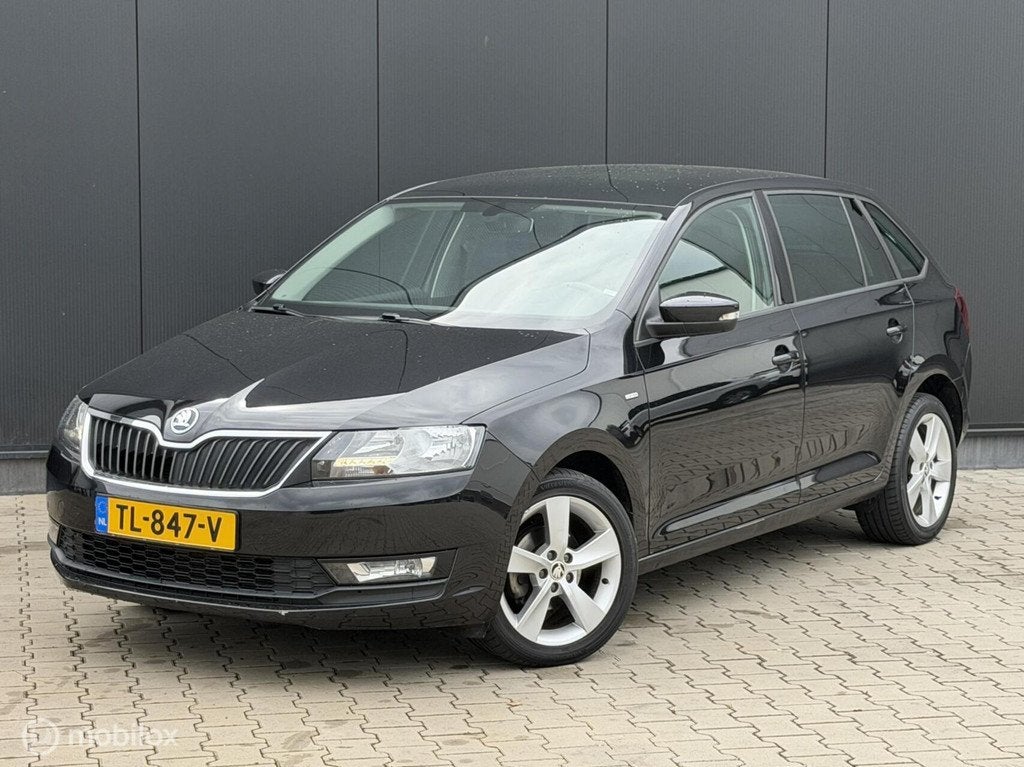 Skoda Rapid Spaceback 1.0 TSI Clever | AUTOMAAT | CRUISE |, Auto's, Stof, Gebruikt, 95 pk, Zwart