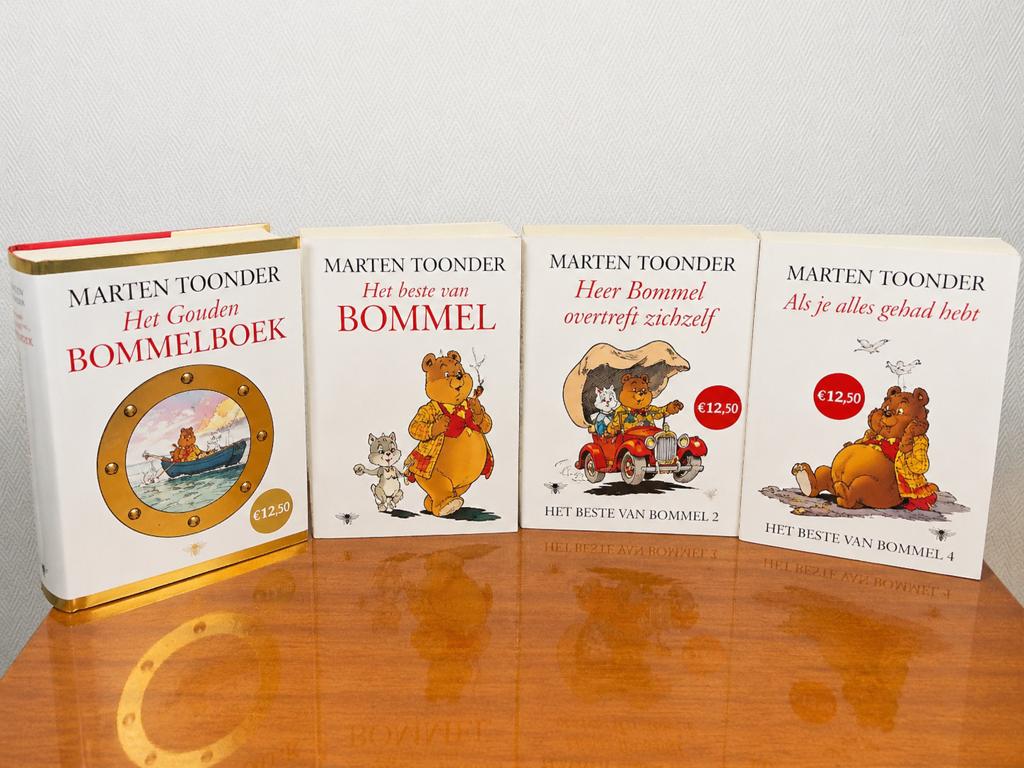 Marten Toonder - Het Gouden Bommelboek, Ophalen of Verzenden, Gelezen, Nederland