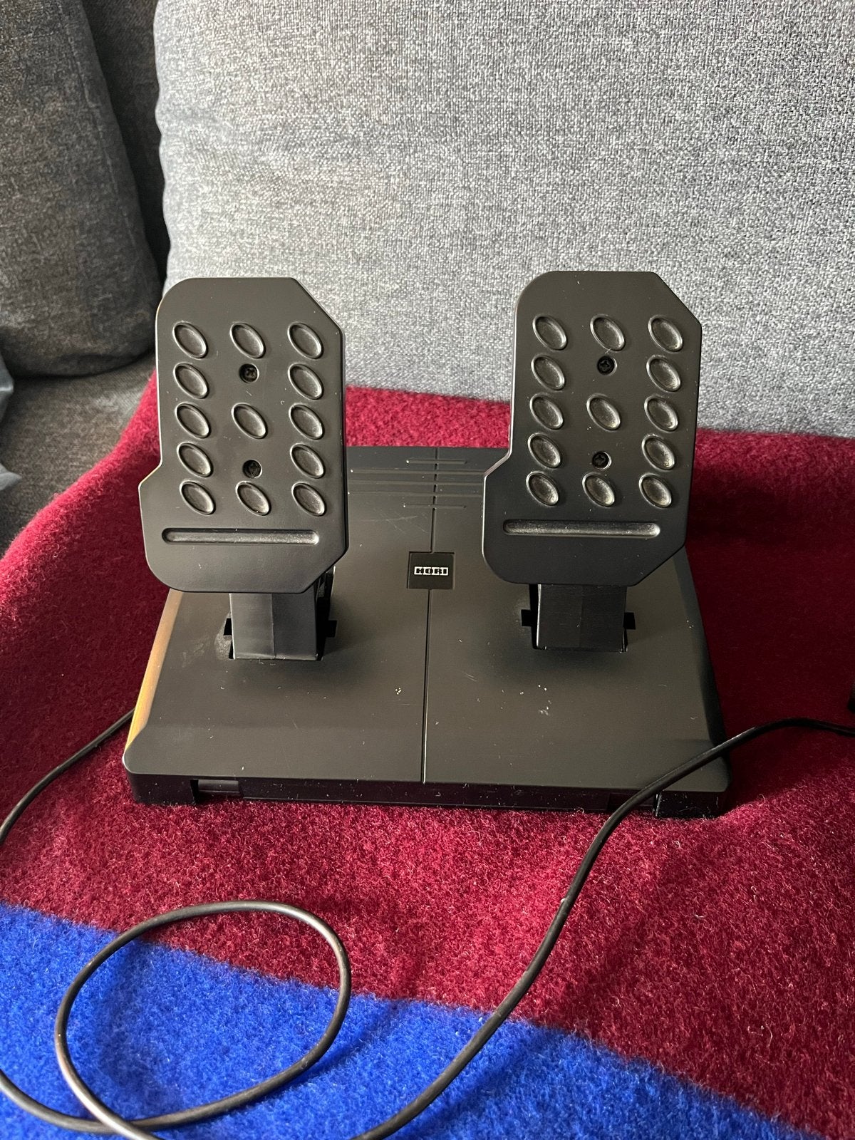 Hori Racing Wheel Apex voor PS4/PS5 met pedalen, Spelcomputers en Games, Spelcomputers | Sony PlayStation Consoles | Accessoires