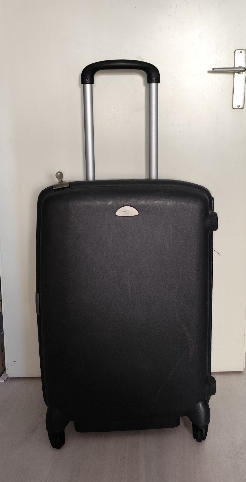 Grote koffer Samsonite met vier wielen 75x52x30 cm, Wieltjes, Hard kunststof, 45 tot 55 cm, Ophalen of Verzenden