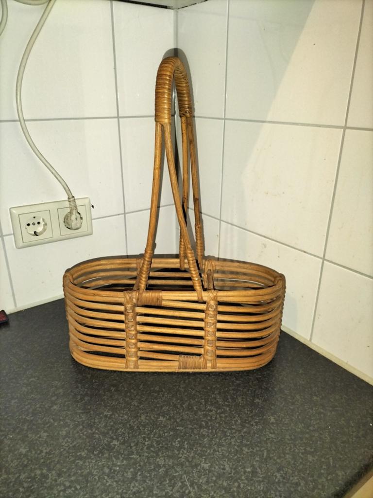 Retro rieten flessenmand met handvat - Ovaal, Huis en Inrichting, Woonaccessoires | Schalen en Manden, Ophalen of Verzenden, Ovaal