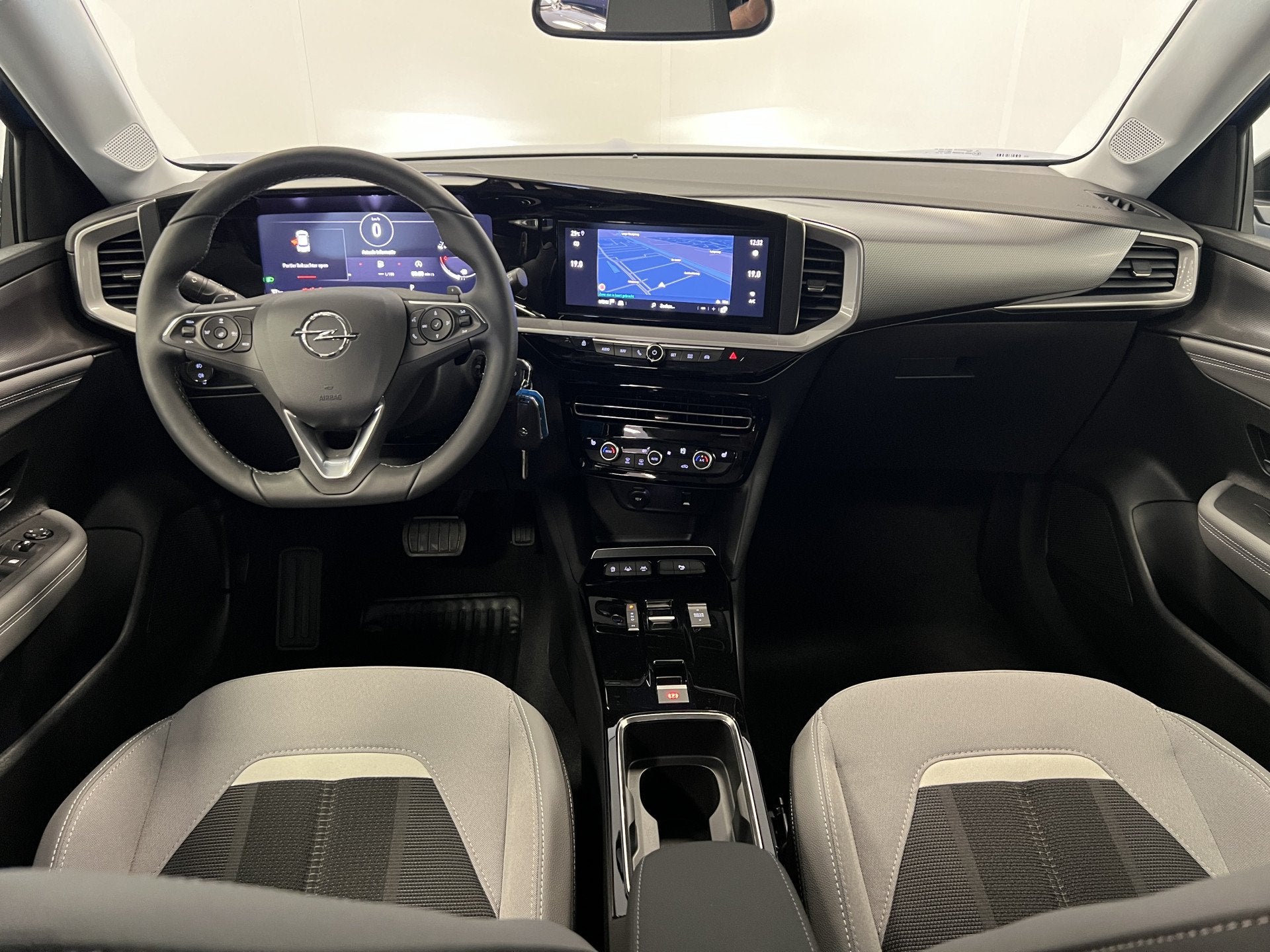 Opel Mokka 1.2 T. 130PK Automaat Business Elegance / Camera, 12 maanden, 1195 kg, Gebruikt, 1199 cc
