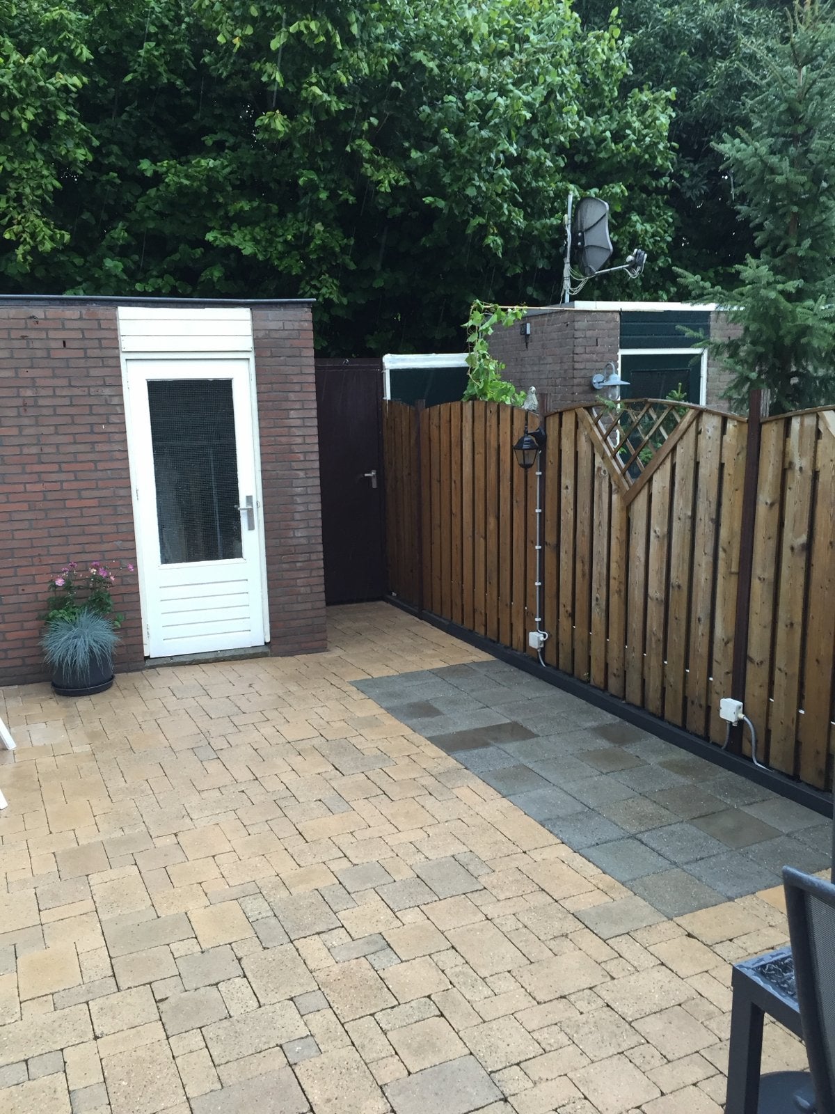 Ongeveer 45m2 wildverband tegels zelf uithalen, Tuin en Terras, Gebruikt, Ophalen of Verzenden, 10 m² of meer, Beton