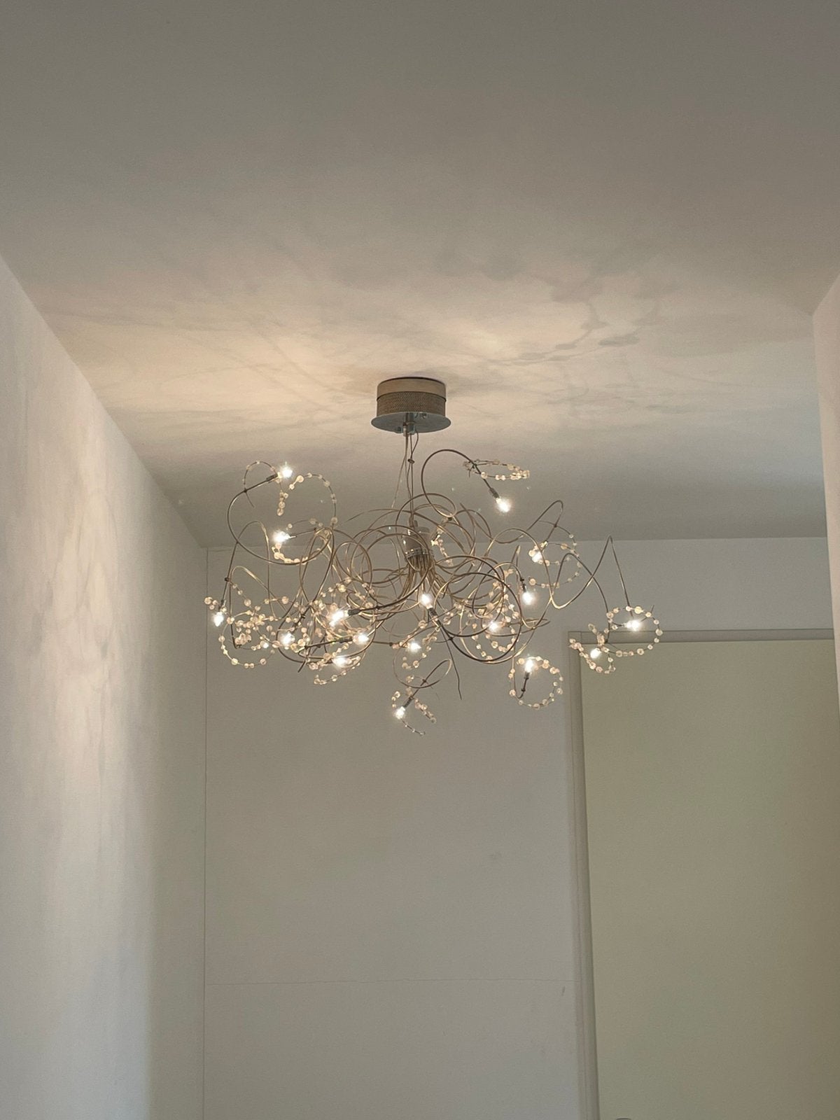 Twee identieke design kroonluchters met swarovski kristal, Ophalen, Gebruikt, Glas, Modern design , speels, eclectisch