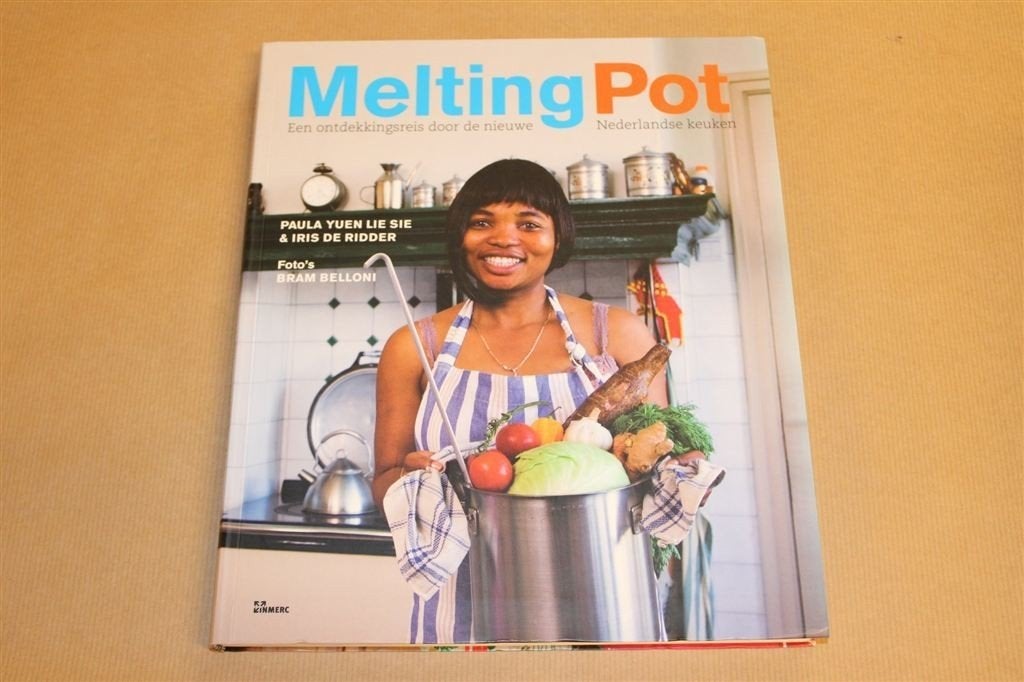 Melting Pot Kookboek — Wereldsmaken in de Ned. Keuken, Boeken, Kookboeken, Ophalen of Verzenden, Zo goed als nieuw, Azië en Oosters