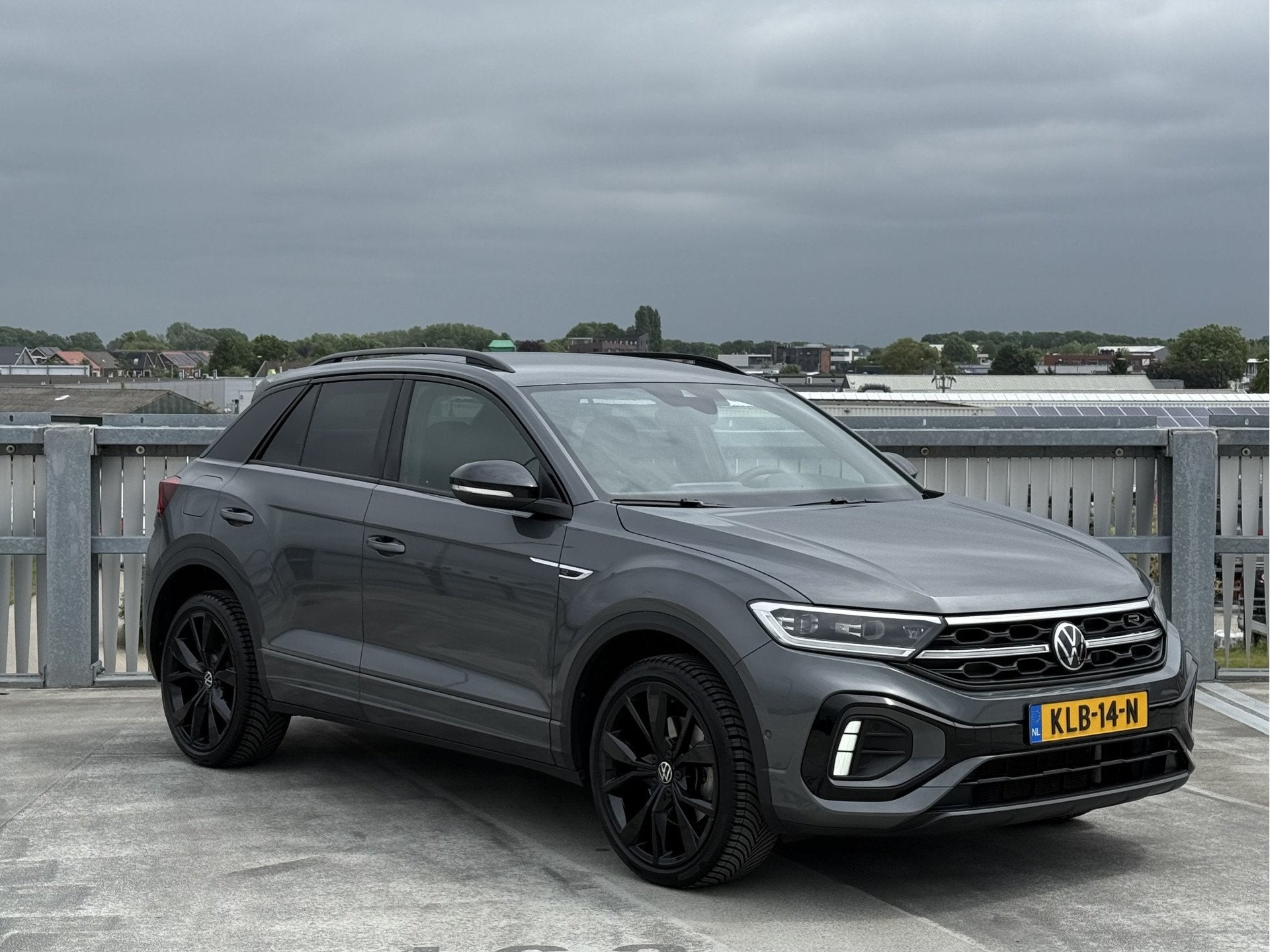 Volkswagen T-Roc 1.5 TSI R-Line | Black Style | IQ | Beats |, Auto's, Volkswagen, 4 cilinders, 150 pk, Alcantara, 1253 kg